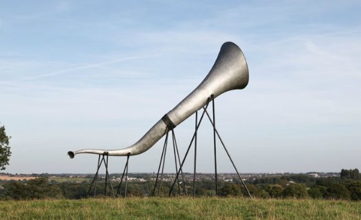 "trompetes" gigantes que amplificam sons da natureza