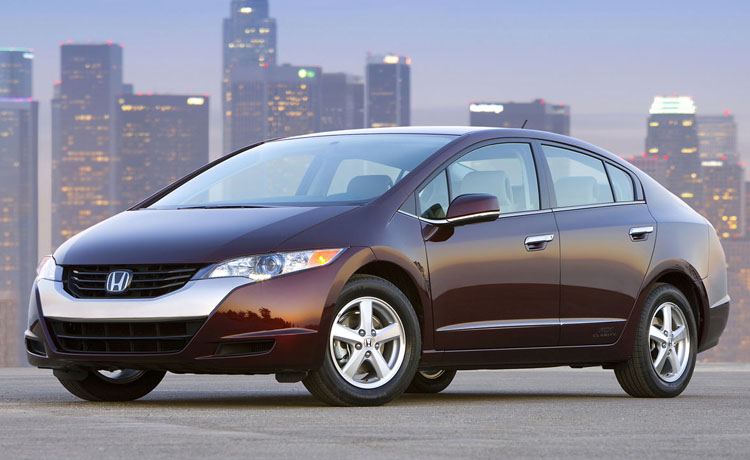 O Honda FCX Clarity é um modelo convencional, mas com pilha a combustível