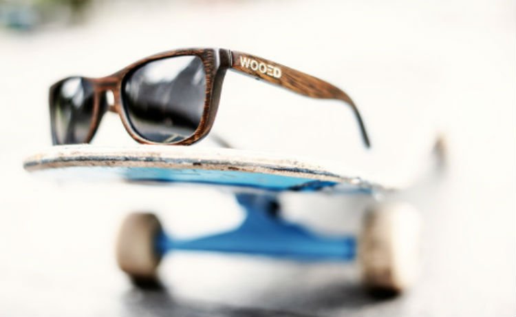 Óculos ecológicos feitos de madeira