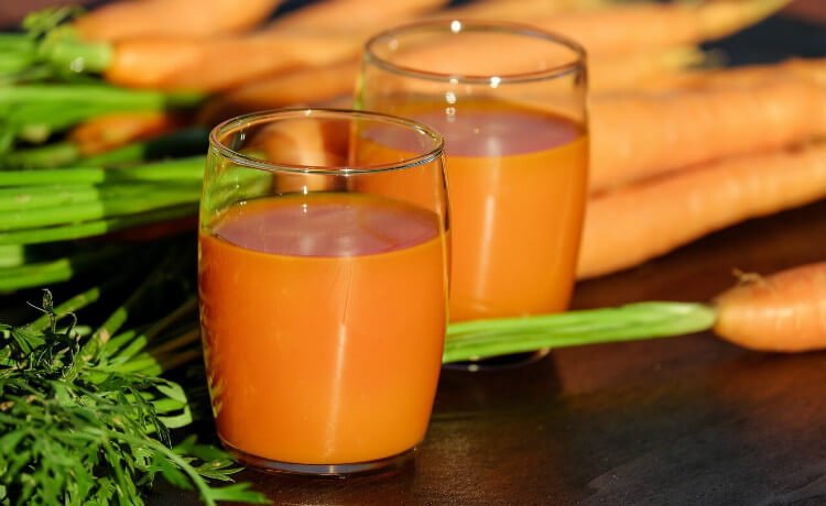 Suco de cenoura remédio natural para tpm