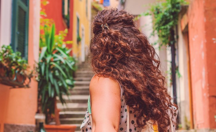 óleo de coco no cabelo