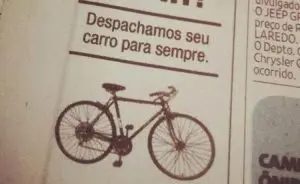 Jornal com comercial de uma bicicleta