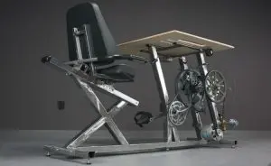 Máquinas engenhosas geram energia por meio de pedaladas