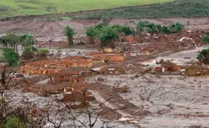 Barragem rompida em Mariana