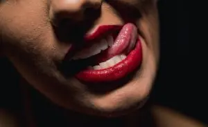 como-escovar-a-lingua