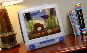 iMac antigo transformado em aquário