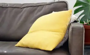 como-limpar-sofa-com-bicarbonato-de-sodio