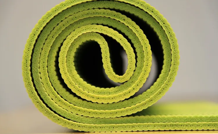 como escolher tapete de yoga