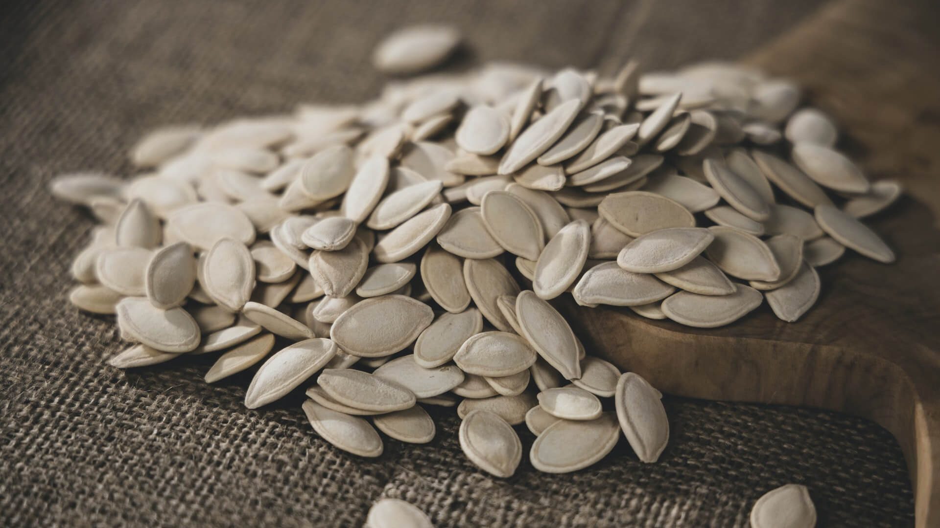 Alimentos que causam espinhas: semente de abóbora