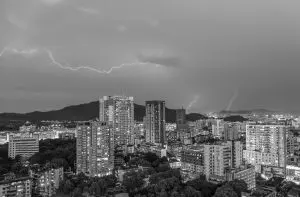 eventos-meteorológicos-extremos-tempestade-raio-evento-climático