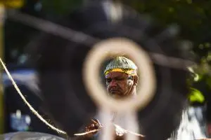 Indígenas de diversas etnias no Acampamento Terra Livre, no Eixo Monumental, em Brasília